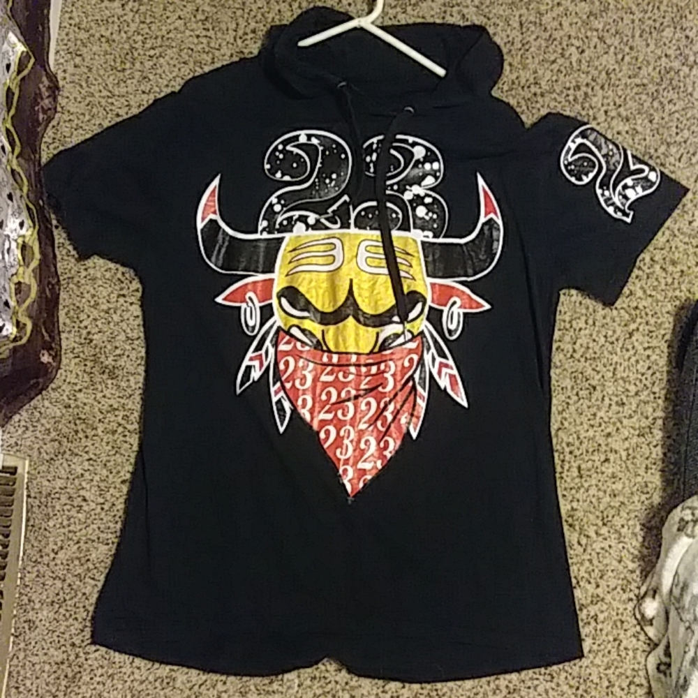 Tee shirt